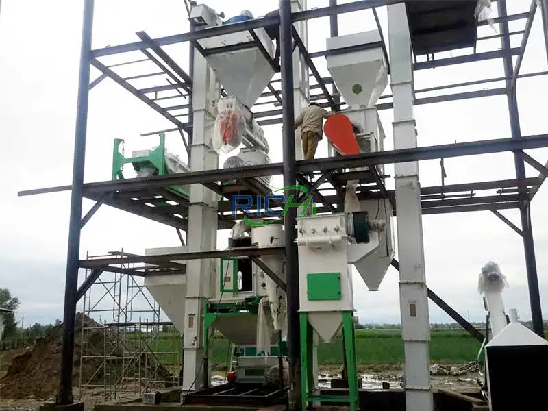 5 Тонн/Час Линия По Производству Кормов Для Кур-Несушек В США